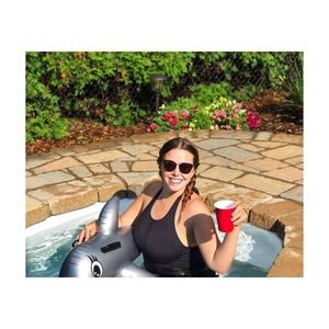 Meet your Posher, Taylor